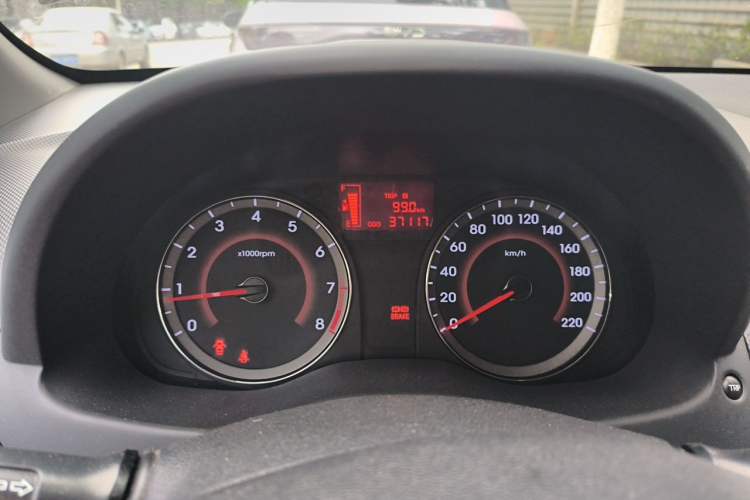 Used Hyundai Verna Ray 2014 1.4L Manual GLX Instrument Cluster
