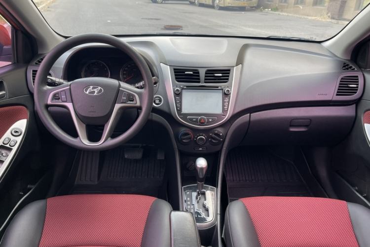 Used Hyundai Verna Ray 2014 1.6L Automatic TOP Interior 1