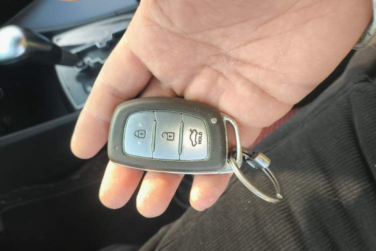 Used Hyundai Verna Ray 2014 1.6L Automatic TOP Interior 1