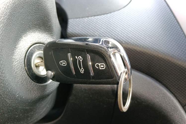 Used Hyundai Verna Ray 2014 1.4L Automatic GLX Interior 1