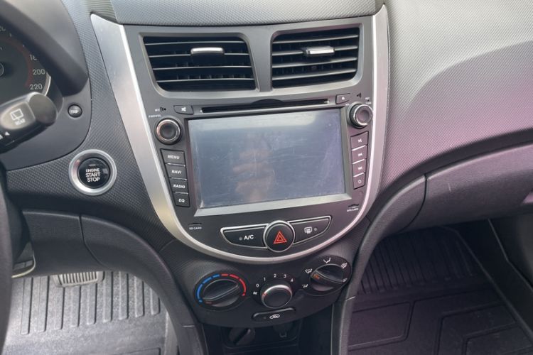 Used Hyundai Verna Ray 2014 1.6L Automatic TOP Interior 2