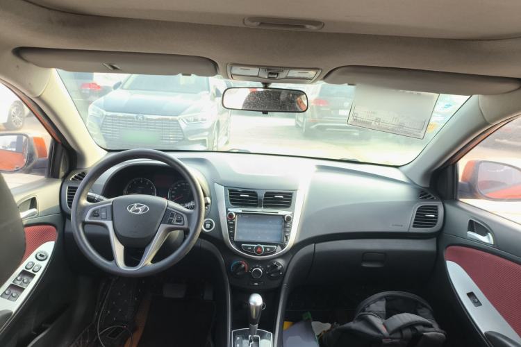 Used Hyundai Verna Ray 2014 1.6L Automatic TOP Interior 2