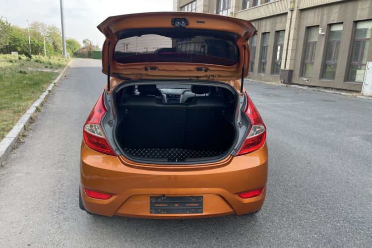 Used Hyundai Verna Ray 2014 1.6L Automatic TOP Interior 5