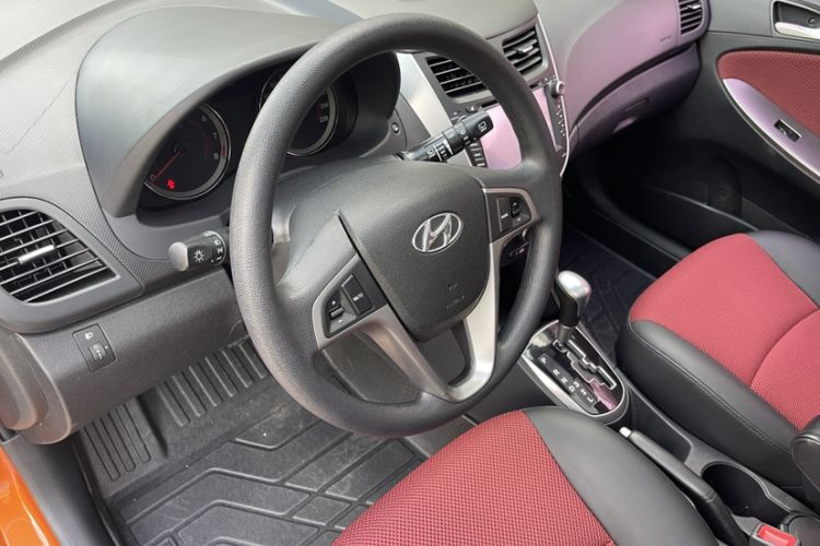 Used Hyundai Verna Ray 2014 1.6L Automatic TOP Interior 6