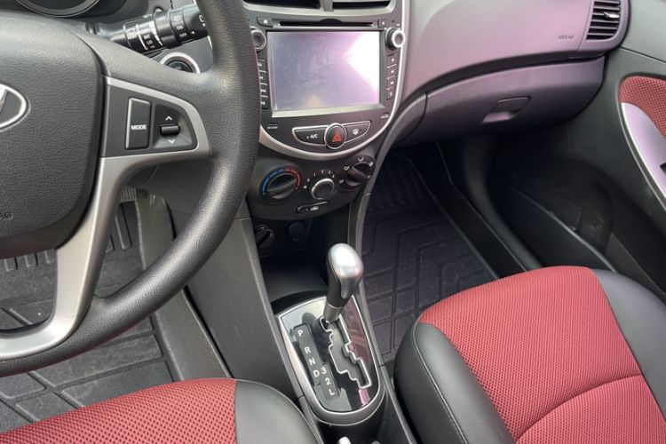Used Hyundai Verna Ray 2014 1.6L Automatic TOP Interior 7