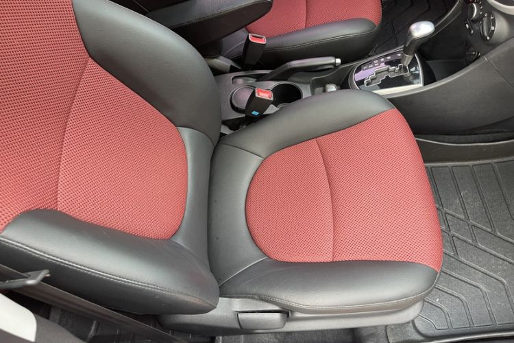 Used Hyundai Verna Ray 2014 1.6L Automatic TOP Interior 9
