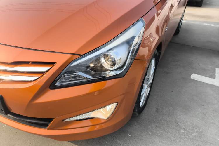 Used Hyundai Verna Ray 2014 1.6L Automatic TOP Left Front Headlight