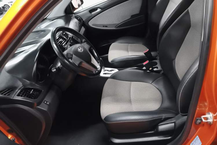 Used Hyundai Verna Ray 2014 1.4L Automatic GLX Left Front Seat