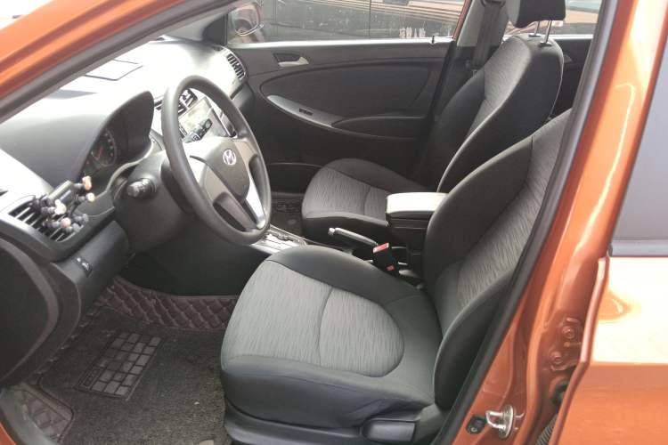 Used Hyundai Verna Ray 2014 1.4L Automatic GLX Left Front Seat