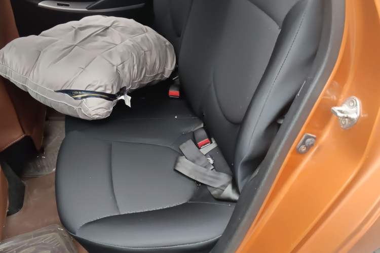 Used Hyundai Verna Ray 2014 1.6L Automatic TOP Left Rear Seat