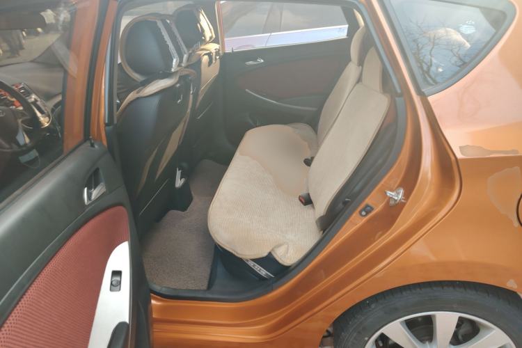 Used Hyundai Verna Ray 2014 1.6L Automatic TOP Left Rear Seat