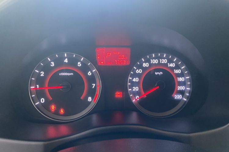 Used Hyundai Verna Ray 2014 1.4L Automatic TOP Odometer Close Up