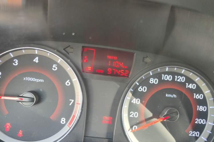 Used Hyundai Verna Ray 2014 1.4L Manual GLX Odometer Close Up