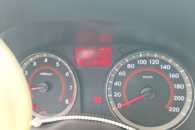 Used Hyundai Verna Ray 2014 1.4L Automatic GLX Odometer Close Up