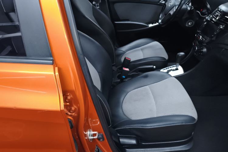 Used Hyundai Verna Ray 2014 1.4L Automatic GLX Right Front Seat