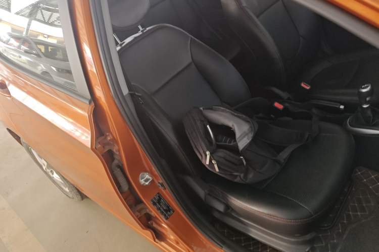 Used Hyundai Verna Ray 2014 1.4L Manual GLX Right Front Seat