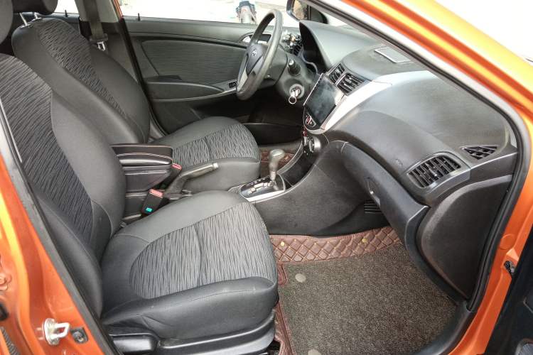 Used Hyundai Verna Ray 2014 1.4L Automatic GLX Right Front Seat