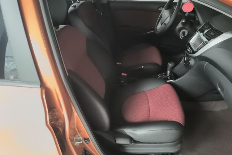 Used Hyundai Verna Ray 2014 1.4L Automatic GLX Right Front Seat