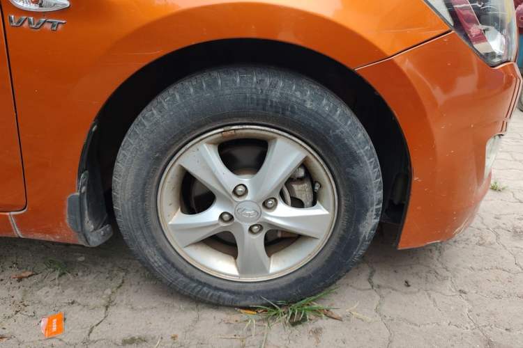 Used Hyundai Verna Ray 2014 1.4L Manual GLX Right Front Wheel Hub