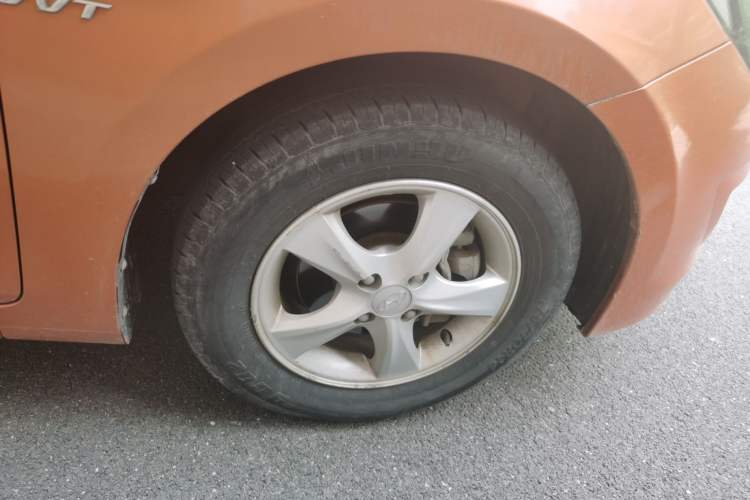 Used Hyundai Verna Ray 2014 1.4L Manual GLX Right Front Wheel Hub