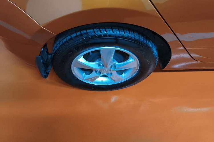 Used Hyundai Verna Ray 2014 1.4L Automatic GLX Right Rear Wheel Hub