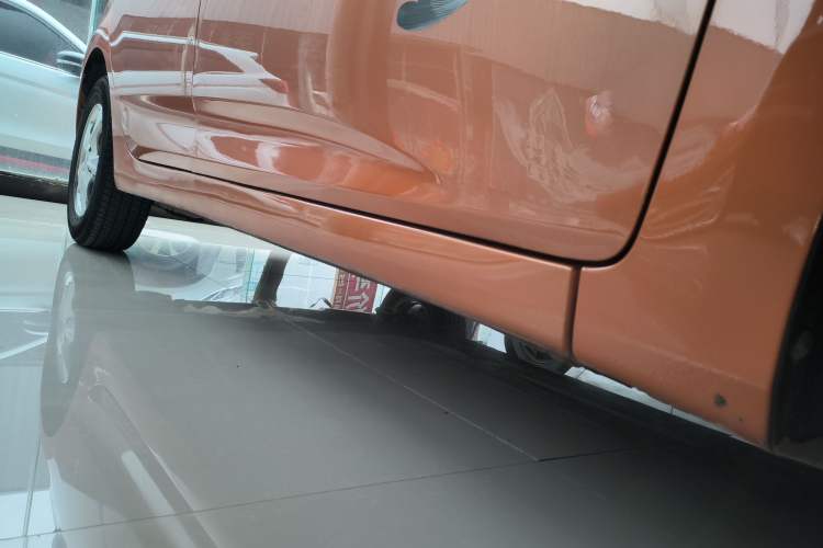 Used Hyundai Verna Ray 2014 1.4L Automatic GLX Right Side Sill