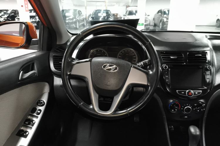 Used Hyundai Verna Ray 2014 1.4L Automatic GLX Steering Wheel