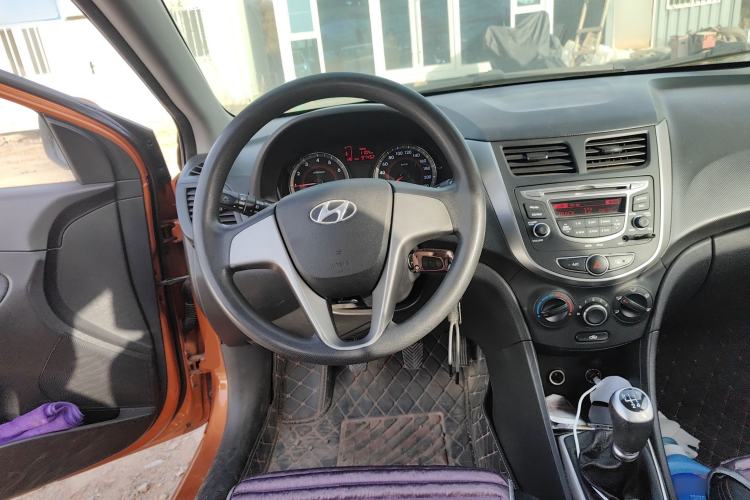 Used Hyundai Verna Ray 2014 1.4L Manual GLX Steering Wheel