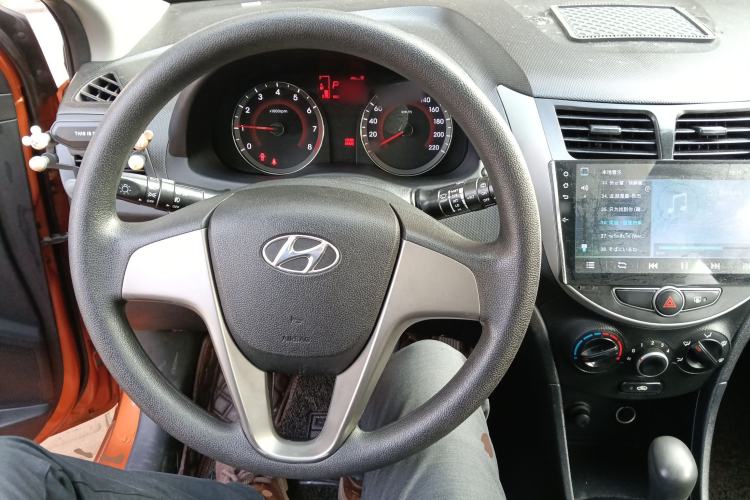 Used Hyundai Verna Ray 2014 1.4L Automatic GLX Steering Wheel