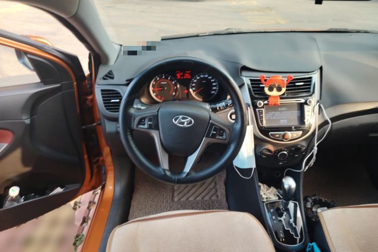 Used Hyundai Verna Ray 2014 1.6L Automatic TOP Steering Wheel