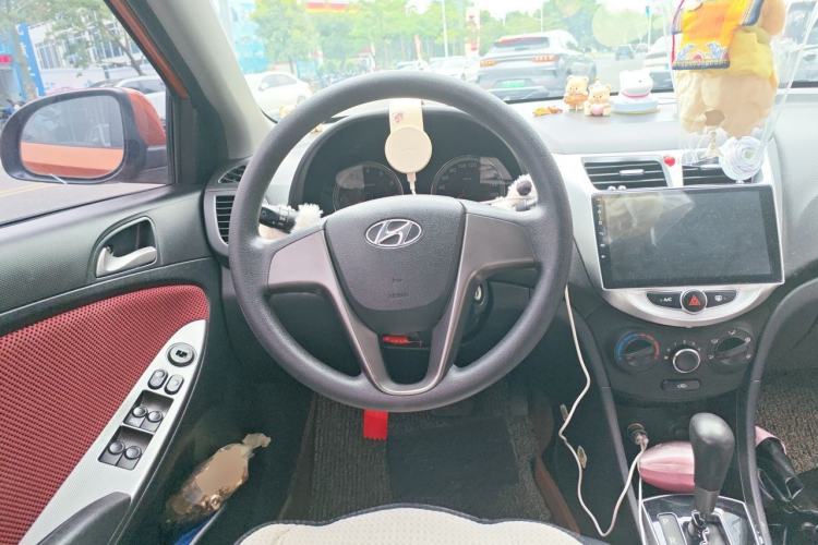 Used Hyundai Verna Ray 2014 1.4L Automatic GLX Steering Wheel