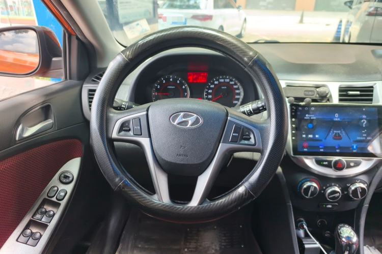 Used Hyundai Verna Ray 2014 1.6L Automatic TOP Steering Wheel