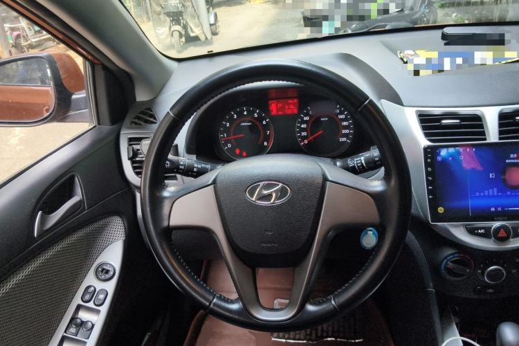 Used Hyundai Verna Ray 2014 1.4L Automatic GLX Steering Wheel