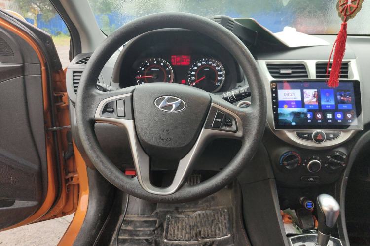 Used Hyundai Verna Ray 2014 1.6L Automatic TOP Steering Wheel