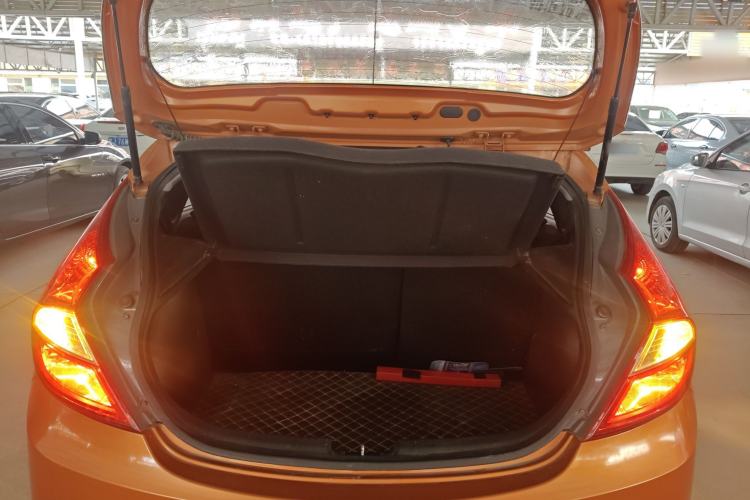 Used Hyundai Verna Ray 2014 1.4L Manual GLX Trunk