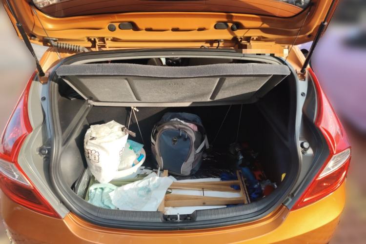 Used Hyundai Verna Ray 2014 1.6L Automatic TOP Trunk