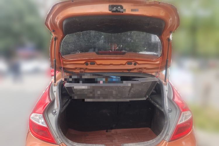 Used Hyundai Verna Ray 2014 1.6L Automatic TOP Trunk