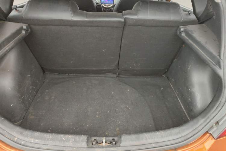 Used Hyundai Verna Ray 2014 1.6L Automatic TOP Trunk