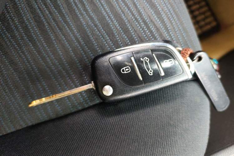 Used Hyundai Verna Ray 2014 1.4L Manual GLX Vehicle Key