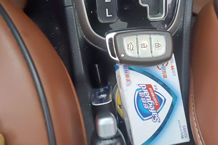 Used Hyundai Verna Ray 2014 1.6L Automatic TOP Vehicle Key