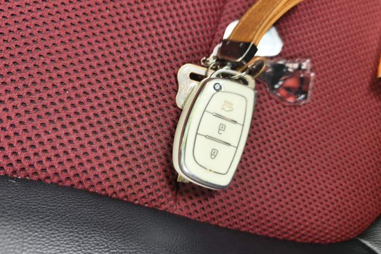 Used Hyundai Verna Ray 2014 1.6L Automatic TOP Vehicle Key