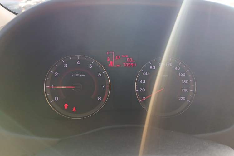 Used Hyundai Verna Ray 2016 1.4L Automatic Leading-Edge GLX Odometer Close Up