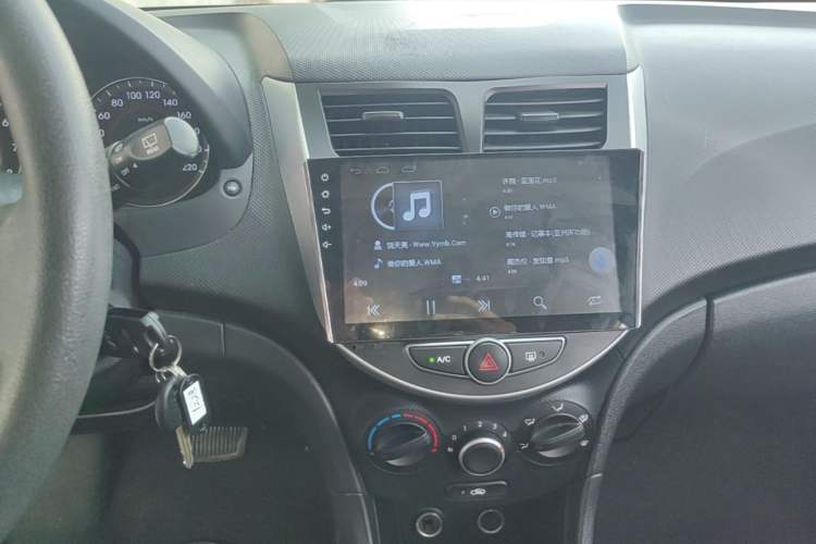 Used Hyundai Verna Ray 2016 1.4L Automatic Leading-Edge GLX Audio And AC Panel