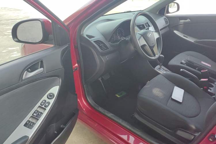 Used Hyundai Verna Ray 2016 1.4L Automatic Leading-Edge GLX Driver Seat