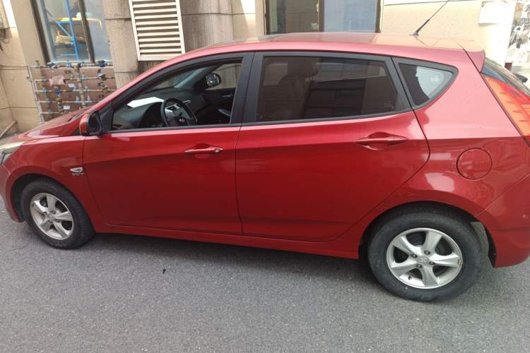 Used Hyundai Verna Ray 2016 1.4L Automatic Leading-Edge GLX Exterior 3