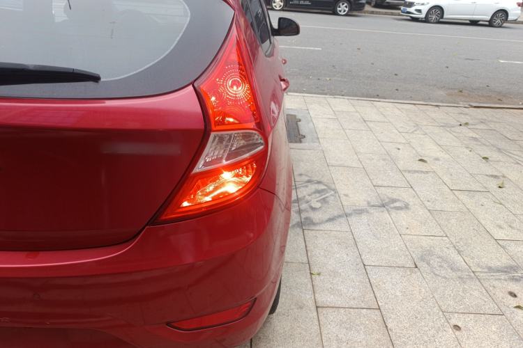 Used Hyundai Verna Ray 2016 1.4L Automatic Leading-Edge GLX Exterior 6