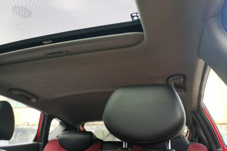Used Hyundai Verna Ray 2016 1.4L Automatic Leading-Edge GLX Headliner