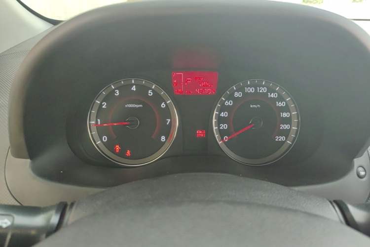 Used Hyundai Verna Ray 2016 1.4L Automatic Leading-Edge GLX Instrument Cluster