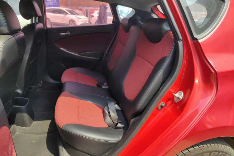 Used Hyundai Verna Ray 2016 1.4L Automatic Leading-Edge GLX Interior 1