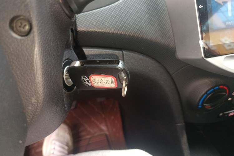 Used Hyundai Verna Ray 2016 1.4L Automatic Leading-Edge GLX Interior 1